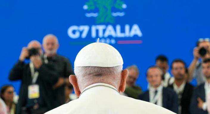 Ferenc pápa a G7-csúcson mondta el véleményét a mesterséges intelligenciáról