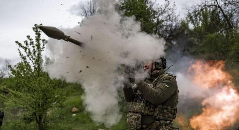 Több orosz civil életét vesztette ukrán tüzérségi támadásokban Belgorodban
