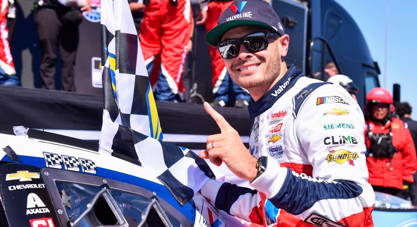 NASCAR: Kyle Larson szerezte meg az Iowa Speedeway legelső Cup pole-ját