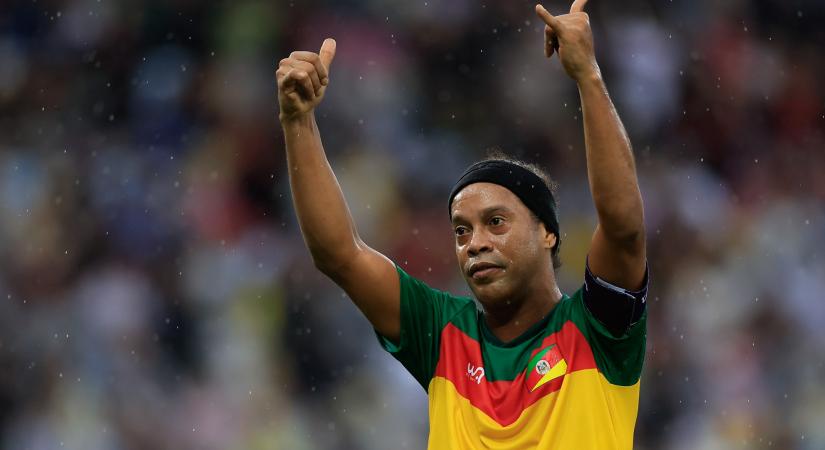 Ronaldinho páros lábbal szállt bele a brazil válogatottba
