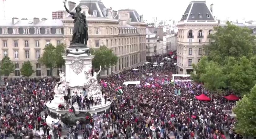 Százezrek tüntettek Franciaországban