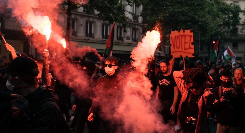 Franciák százezrei vonultak utcára Le Pen szélsőjobboldali pártja ellen