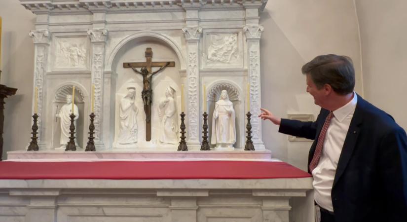 Magyarország támogatásának köszönhetően apátsági rangra került a Norciában újjáépített bencés kolostor  videó