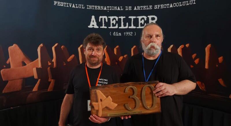 Az Atelier 30 évfordulós díjat vehette át Tapasztó Ernő