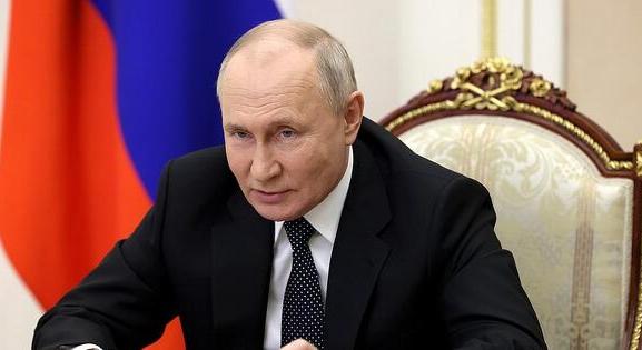 Putyin azt állítja, leülne a békéről tárgyalni - de a feltételek alapján az is lehet, hogy viccelt