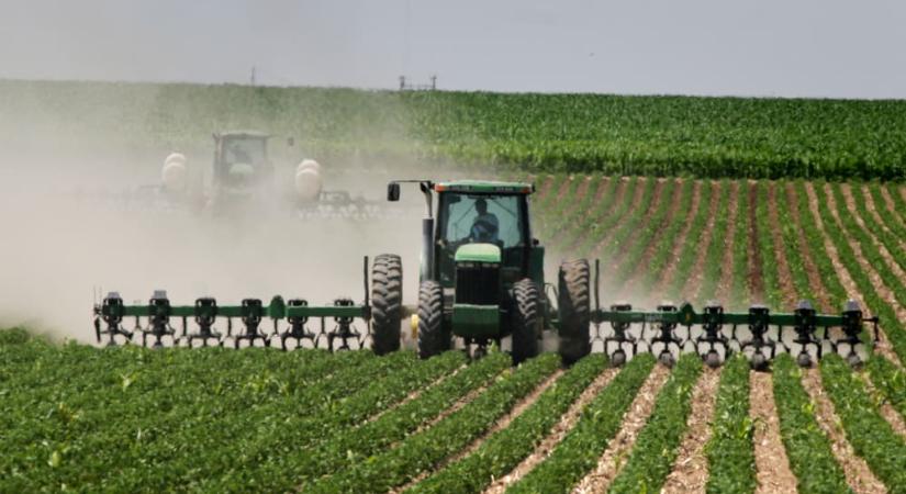 Az amerikai gazdák a szója mellett döntenek, hogy enyhítsék a veszteségeket