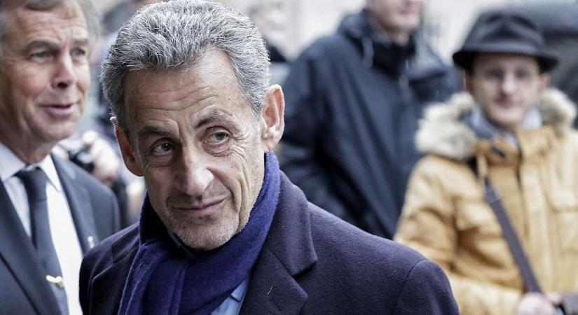 Élesen bírálta Emmanule Macron döntését Nicolas Sarkozy
