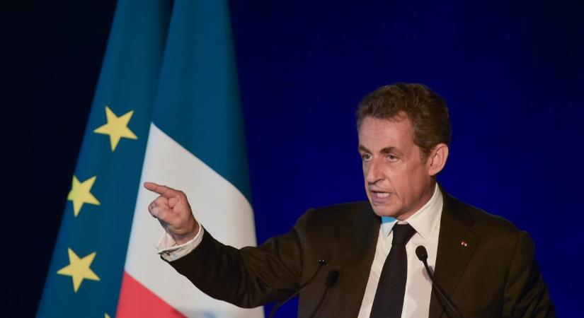 Nicolas Sarkozy keményen bírálta Emmanuel Macron döntését: „Hatalmas kockázatot jelent”