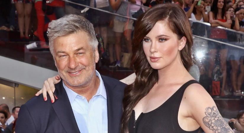 Alec Baldwin lánya kitálalt: tinédzserkorában eszméletlenre verték és megerőszakolták