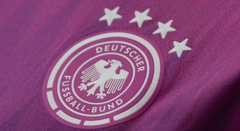 A rózsaszínű német focista és amit ez nekünk üzen