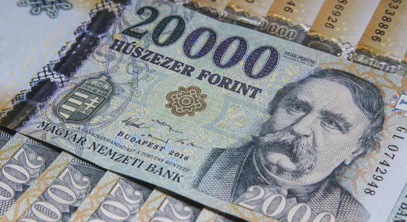 Folytatódik a bérek gyors emelkedése Magyarországon?