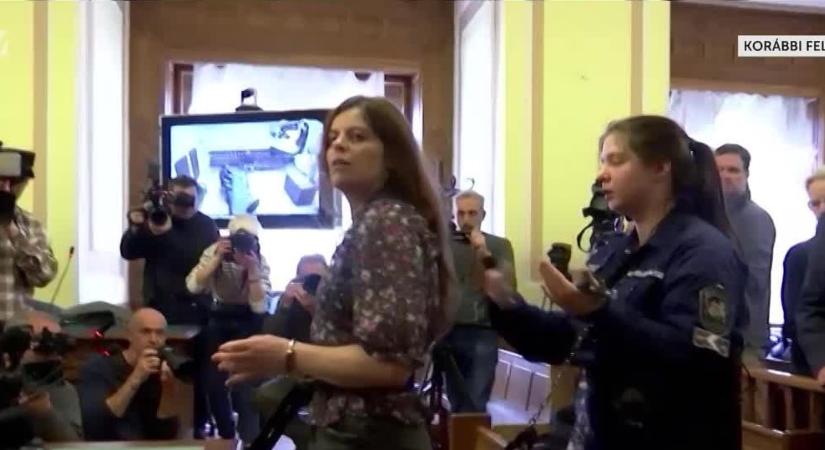 Ilaria Salis képviselő mentelmi joga szünetelteti a vele szembeni büntetőeljárást  videó
