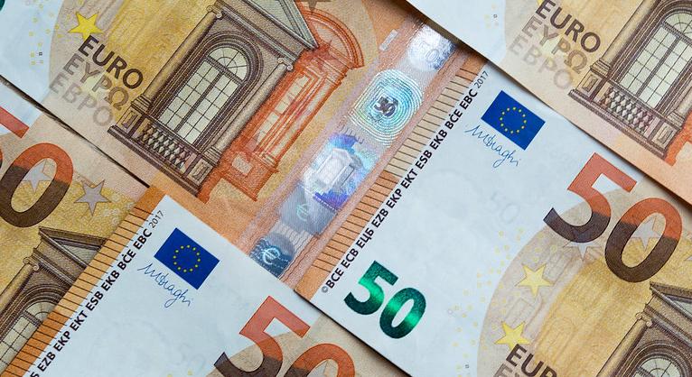 Szép pénzzel lépnek le Brüsszelből a magyar EP-képviselők, a fideszes rekorder bő 60 milliót kasszíroz