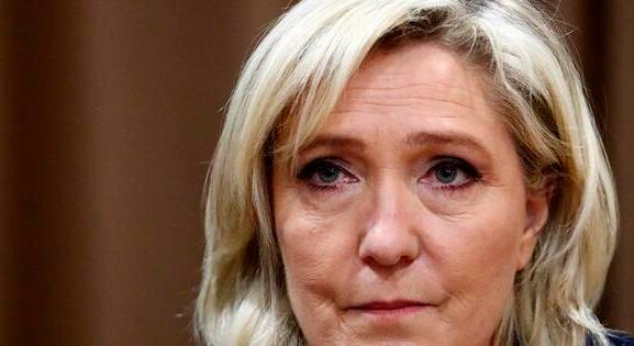 Éles kanyart vett a forint, Marine le Pen nyugtatja a piacokat