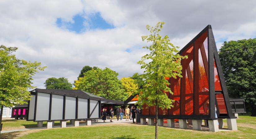 Serpentine Pavilion 2024: Mászóház és egyéb villámtréfák