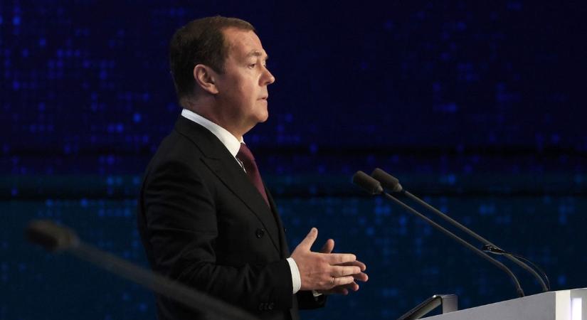 A szankciókat bevezető országokat figyelmeztette Medvegyev