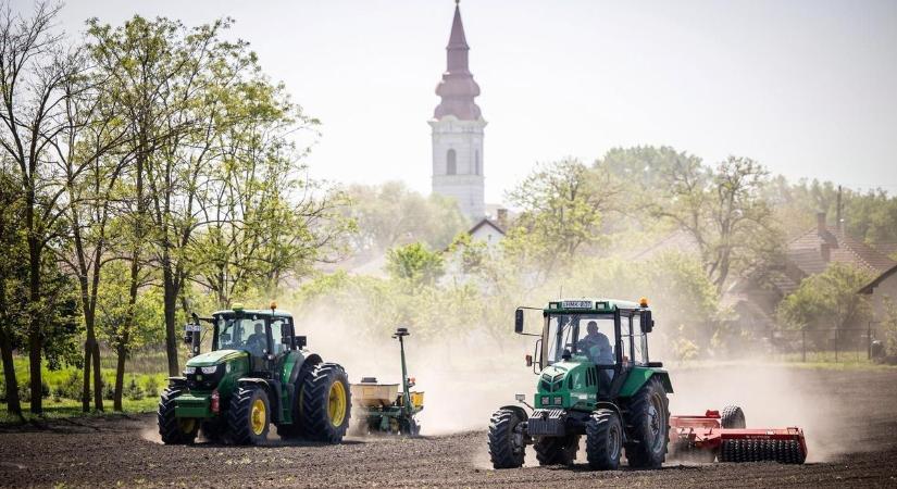 Jól szerepeltek a Tolna megyei traktorosok az országos szántóverseny