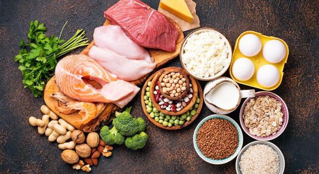 Izmosabbak vagy betegebbek leszünk a túlzott fehérjefogyasztástól?