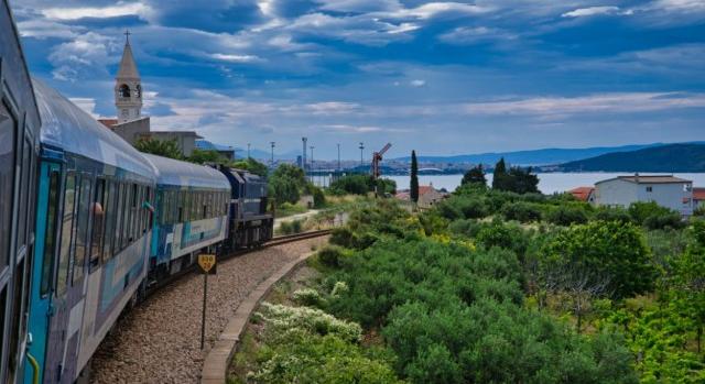 Vonattal a horvát tengerpartra: indul az Adria InterCity!