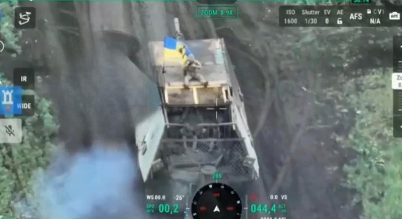 A harcosok elfoglaltak egy ellenséges tankot és elfogták a legénységét (videó)