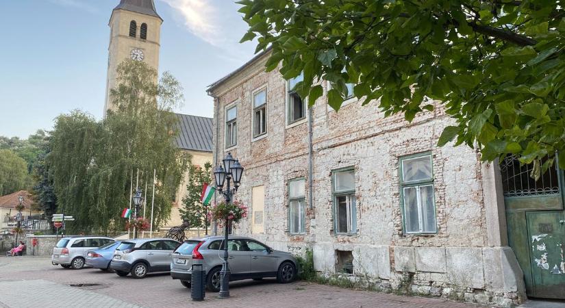 Tokaj: Leszáll végre az Arany Sas a borok városa főterére