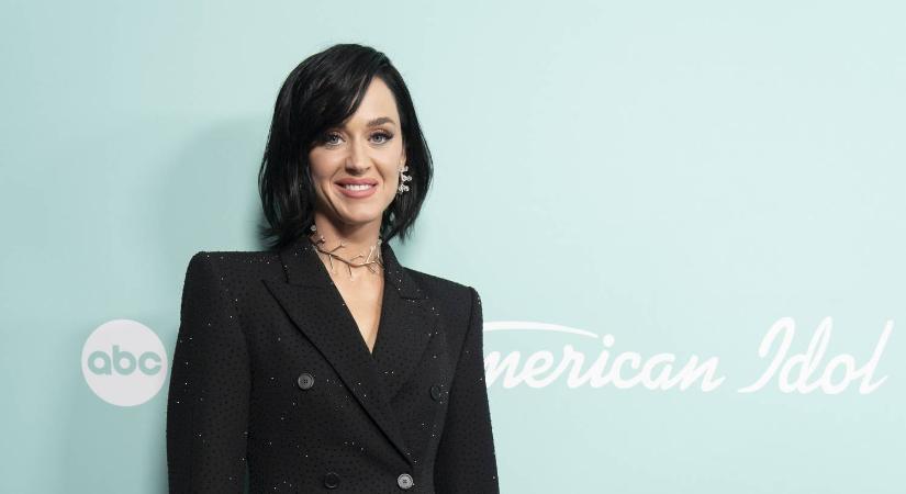 Katy Perry legújabb fotója beindítja a fantáziát, Demi Moore szívszorító fotókat posztolt Bruce Willisről