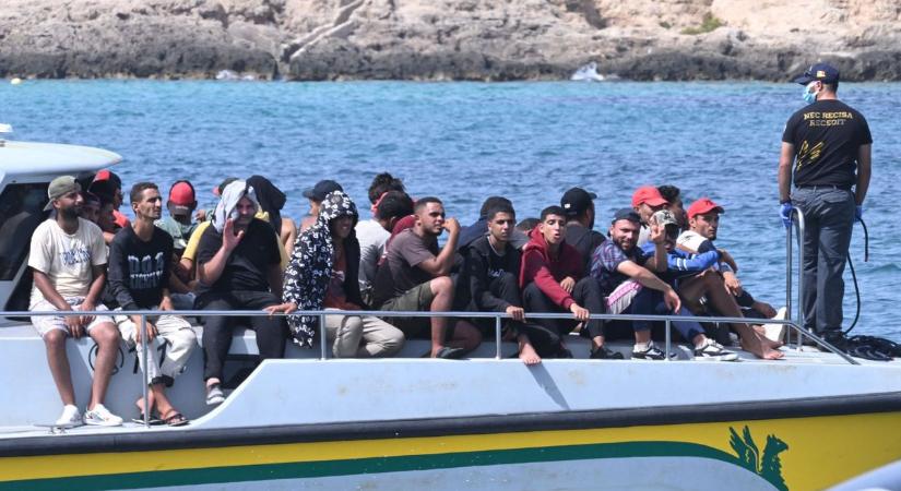 Migránsok vesztek oda a Földközi-tengerben – kettős katasztrófa Olaszország partjainál