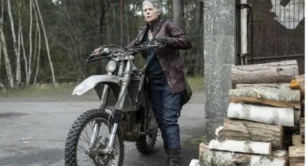 Az amerikai premierrel egyidőben Magyarországon a Daryl Dixon – Book of Carol