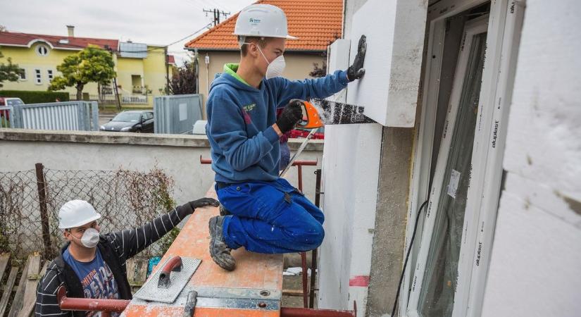 Az Otthonfelújítási programban több tízezer lakás újulhat meg
