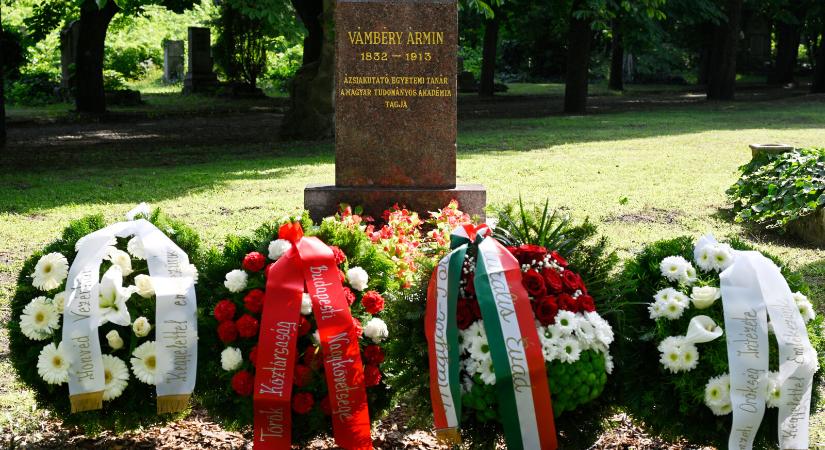 Vámbéry Ármin és mások sírja is megújult a magyar-török kulturális évad keretében
