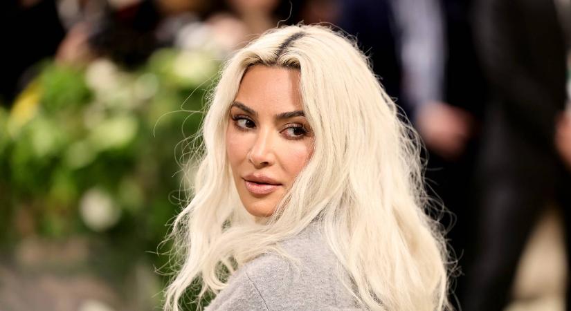 Kim Kardashian nem mindennapi járgánnyal furikázott New Yorkban