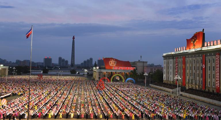 Leszállt az elnöki különgép, Putyin megérkezett Észak-Koreába