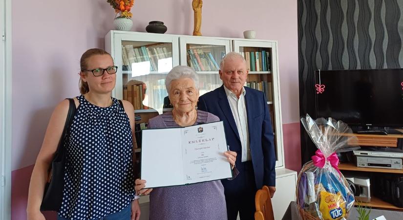 A vasegerszegi Horváth Imréné Rózsi nénit ünnepelték 90. születésnapján