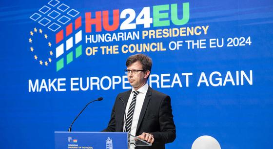 Rubik-kockával és Trump-idézettel fut neki Magyarország az EU-elnökségnek