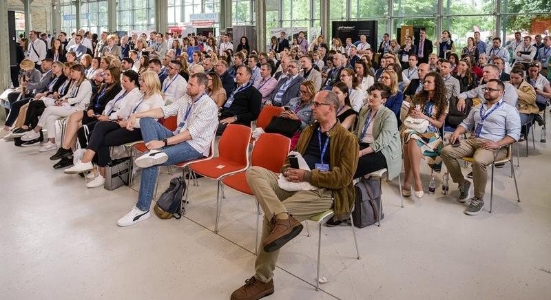 Nagy érdeklődés övezte a VOSZ standját a Business Festen