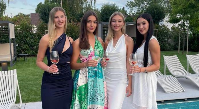 Champagne vacsorával lazított a Miss World Hungary 15 gyönyörű döntőse