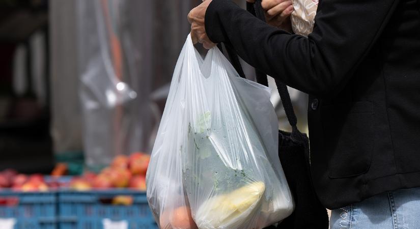 Már csak ez hiányzott: kezd visszamászni az ablakon az áremelő démon