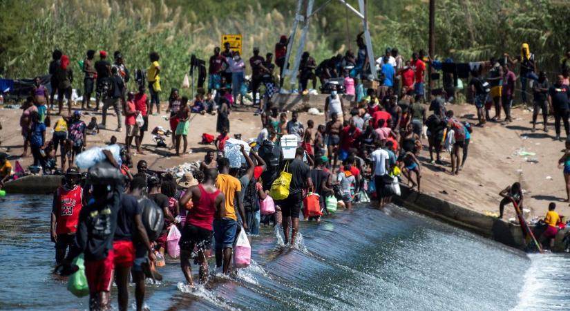 Biden félmillió migránsnak adna állampolgárságot