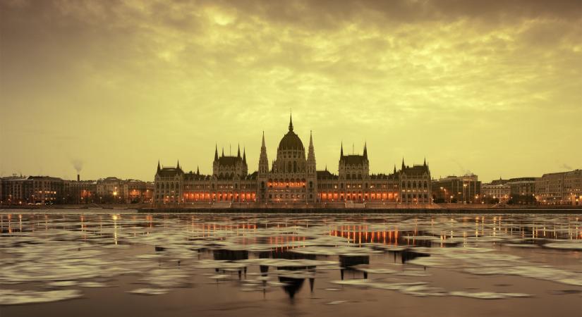 A magyar kormányzás a legnagyobb kockázat a hitelminősítő szerint