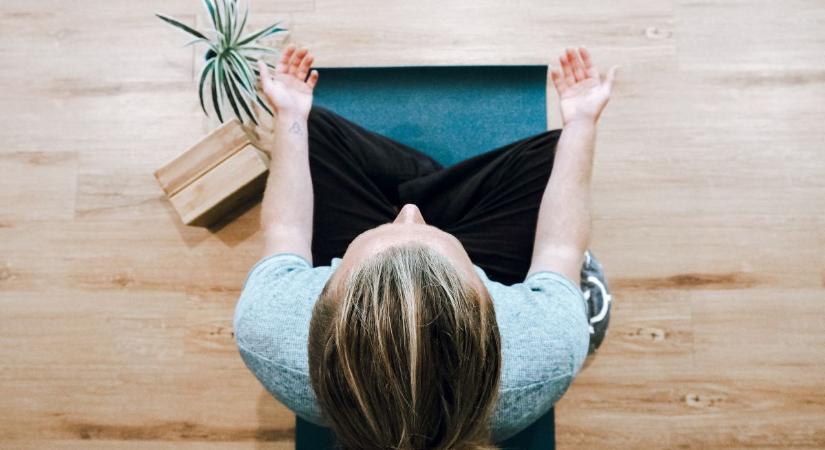 Transzcendentális meditáció a mindennapi stressz ellen: praktikus tippek a nyugodtabb élethez