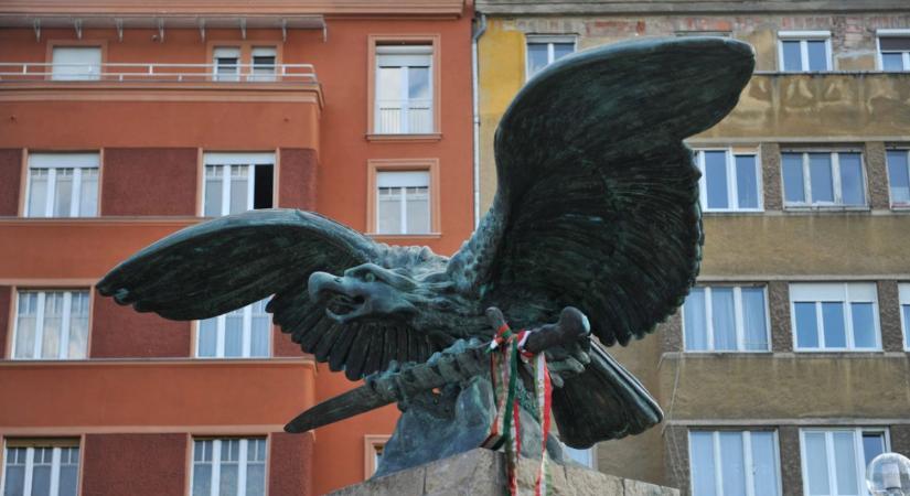Pokorni Zoltán: A Turul-szobor nem tartozik a legfontosabb várospolitikai problémák közé  videó