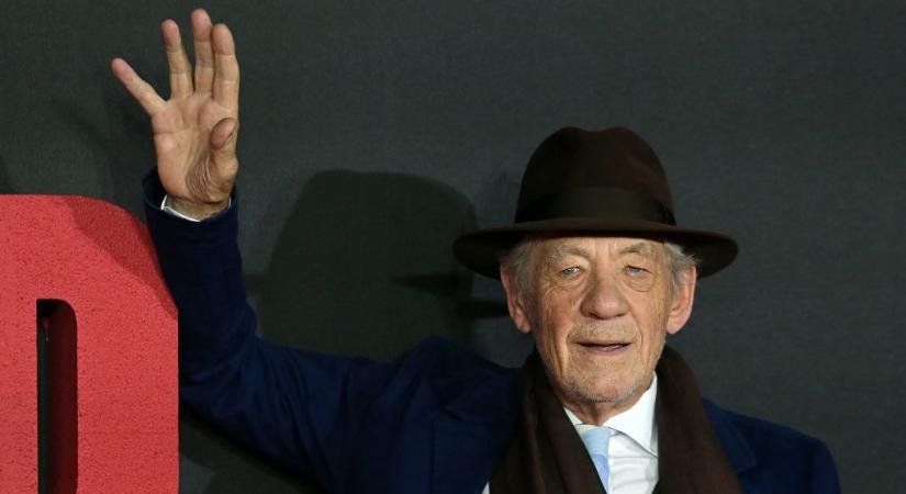 „Alig várom, hogy visszatérjek” – üzent a kórházból Ian McKellen