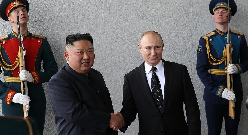 Kim Dzsongung pénzt, fegyvert, paripát ajánlott Putyinnak az ukrán háborúhoz