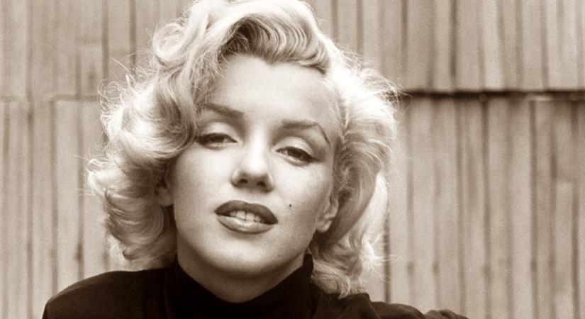 Marilyn Monroe fiatalkori, fürdőruhás képeitől eláll a lélegzeted – Az egykori szexszimbólumnak bomba alakja volt