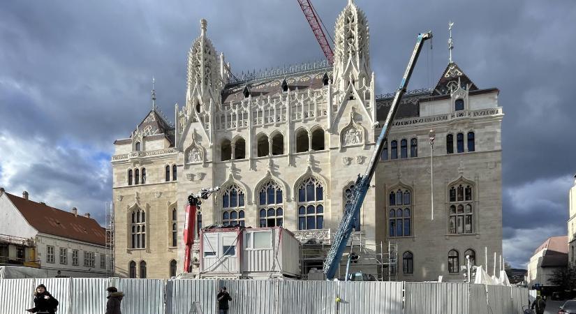 Felfüggesztettet kapott a férfi, aki részegen azt hazudta, hogy bombákat dugott el a Pénzügyminisztériumban