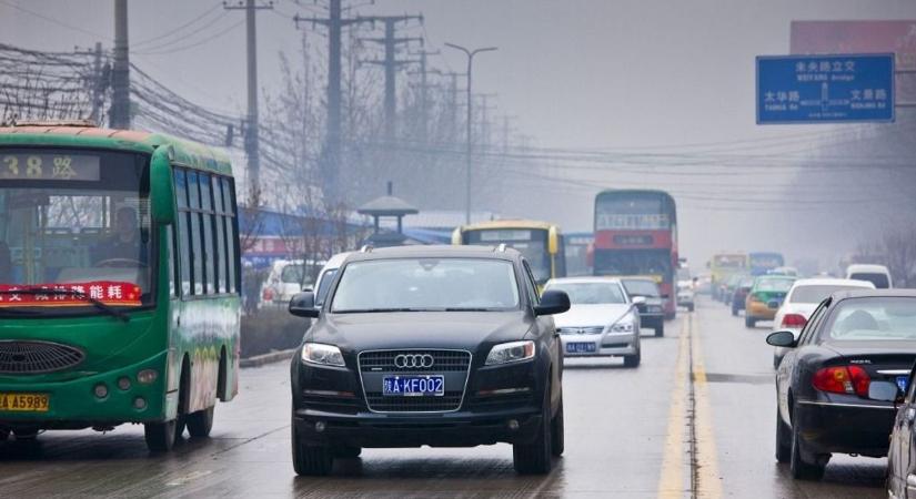 Vámháború: Kína emeli a tétet, célba veheti az európai autókat is