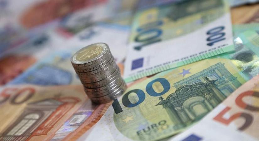 Négyszáz forint alatti euróval számol idén a K&H elemzője