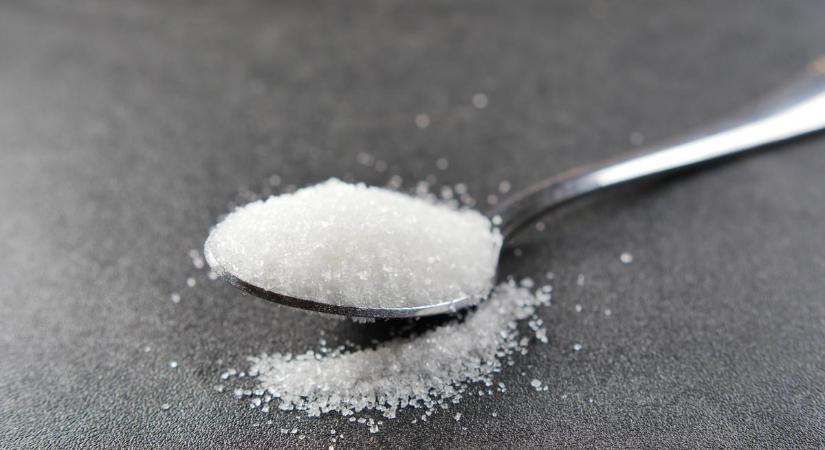 A szakértő leszögezte: ha ennél több cukrot fogyasztunk egy nap, hatalmas károkat okozhat bennünk