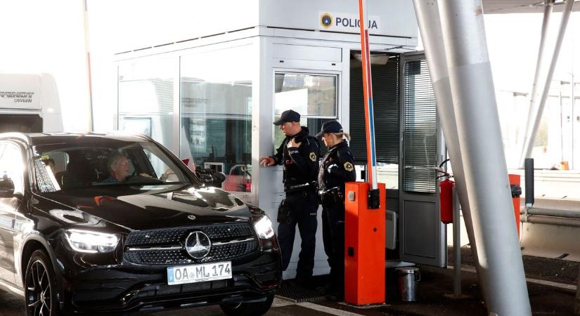 Szlovénia további hat hónappal meghosszabbította a határellenőrzést a horvát és a magyar határon
