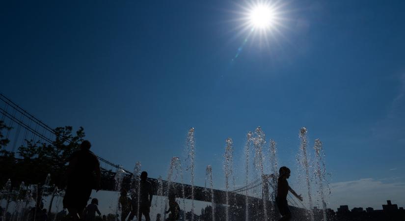 Magyarországon még csak hőségriadó van, de Görögországban már áldozatokat is szedett a meleg